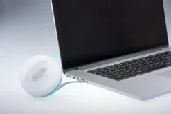 Reislamp Rubytec Bulb USB Blue -Kampeeruitrusting 3 Bulb In Macbook 1