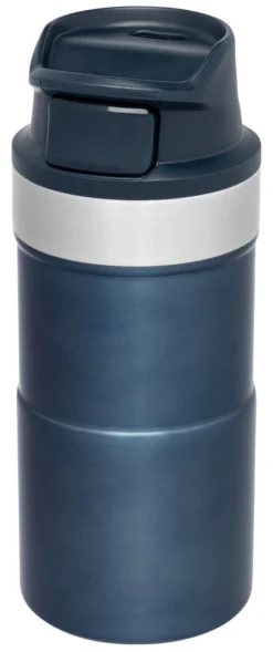 Thermosbeker Stanley The Trigger Action Travel Mug Nightfall 0,25L -Kampeeruitrusting 3 Large JPG The20Classic20Trigger Action20Travel20Mug2020208.5oz 18
