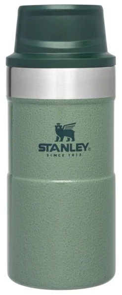 Thermosbeker Stanley The Trigger Action Travel Mug Hammertone Green 0,25L -Kampeeruitrusting 5 Large JPG The20Classic20Trigger Action20Travel20Mug2020208.5oz 3